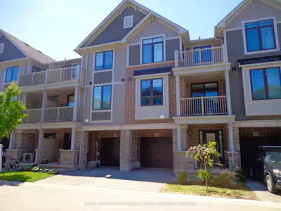 Condo Townhouse in Hamilton