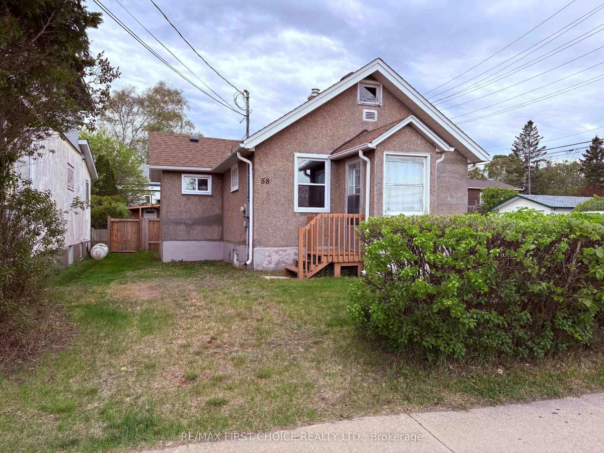 Detached in Thunder Bay