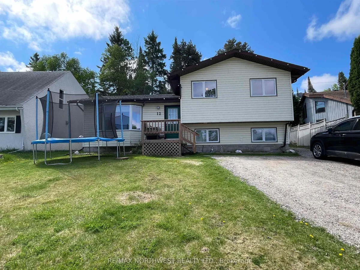 Detached in Dryden