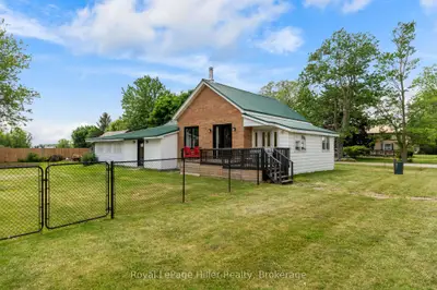 Detached in South Huron