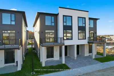 Condo Townhouse in London North