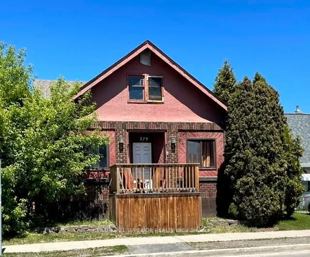 Detached in Thunder Bay