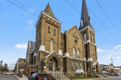 Condo Apartment in Woodstock