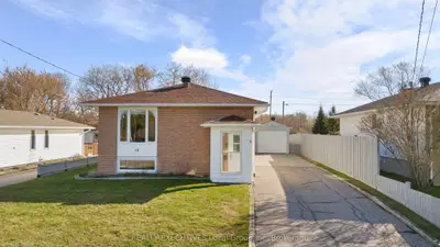 Detached in North Bay