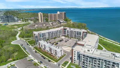 Condo Apartment in Hamilton