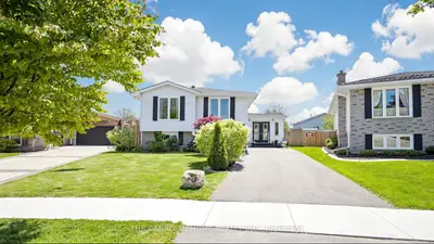 Detached in Brantford