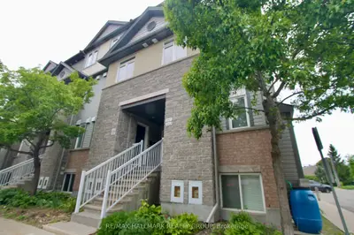 Condo Townhouse in Cyrville - Carson Grove - Pineview