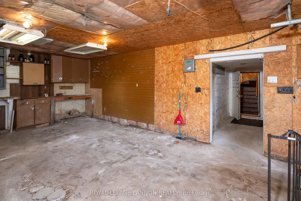 Detached in Thunder Bay