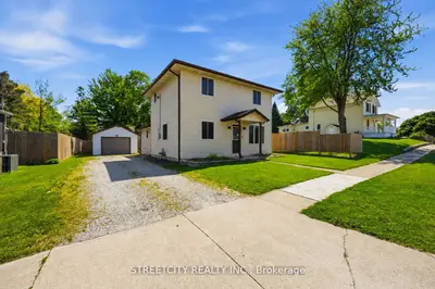 502 Plympton Street, Plympton-wyoming, On N0n 1t0