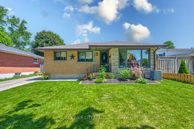 Detached in Brantford