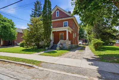 Detached in Belleville
