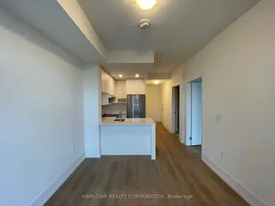 Condo Apartment in Hamilton