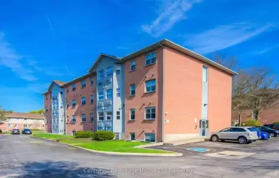 Condo Apartment in Woodstock