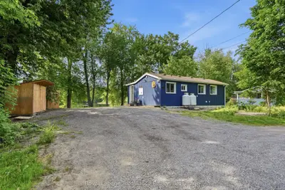 Detached in Belleville