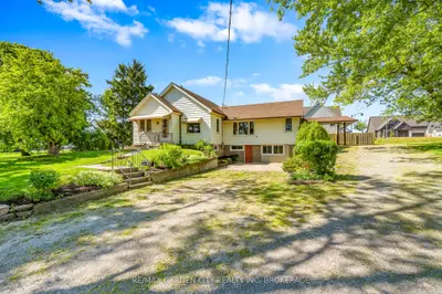 Detached in Thorold