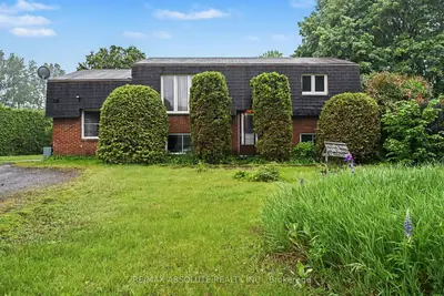 Detached in Carp - Dunrobin - Huntley - Fitzroy and Area