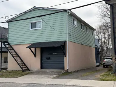 Detached in Brockville