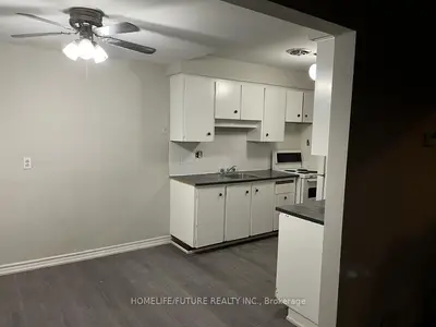 Att/Row/Townhouse in Hamilton
