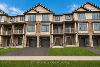 Att/Row/Townhouse in Hamilton