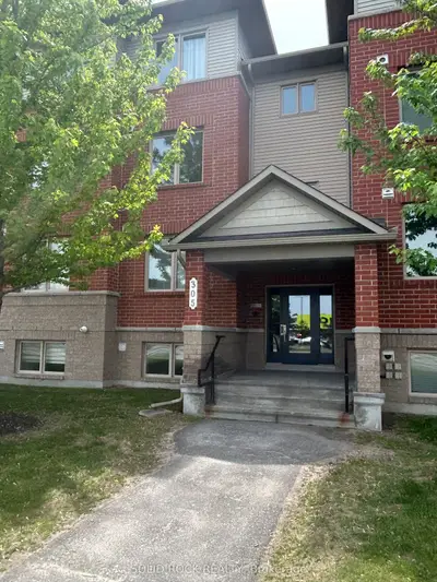 Condo Apartment in Barrhaven