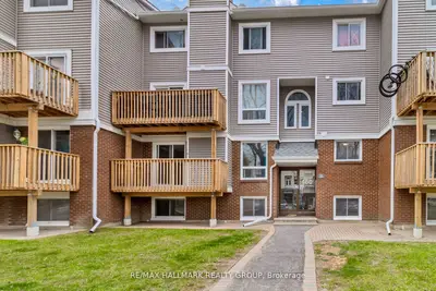 Condo Townhouse in Kanata