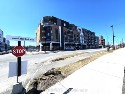 Condo Apartment in Manor Park - Cardinal Glen and Area