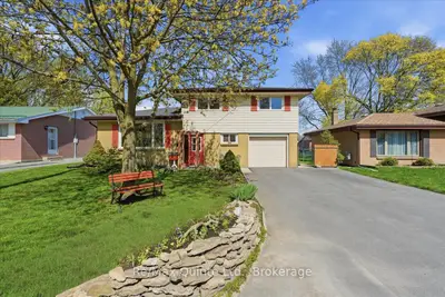 Detached in Belleville