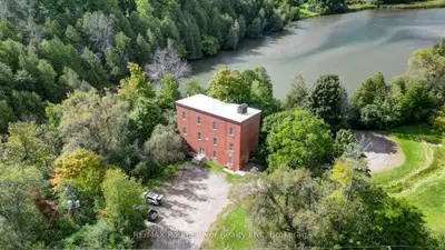 4476 County Road 10 Road 1st Floor, Port Hope, On L1a 3v5