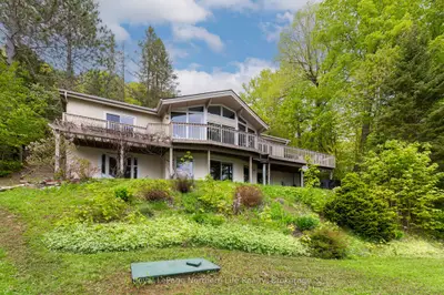 Detached in North Bay