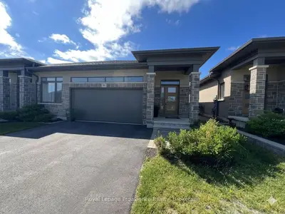 Att/Row/Townhouse in Belleville