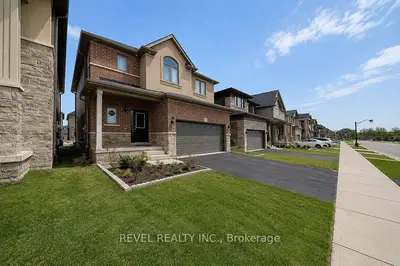Detached in Brantford