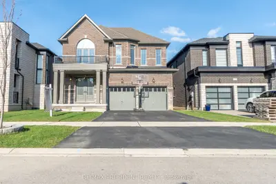 Detached in Woodstock