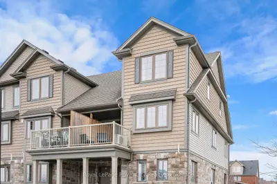 Condo Townhouse in Guelph