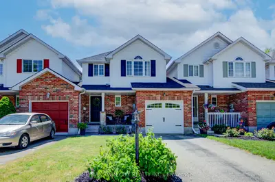 Att/Row/Townhouse in Waterloo