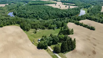 Detached in North Huron