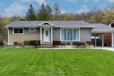 Detached in Owen Sound