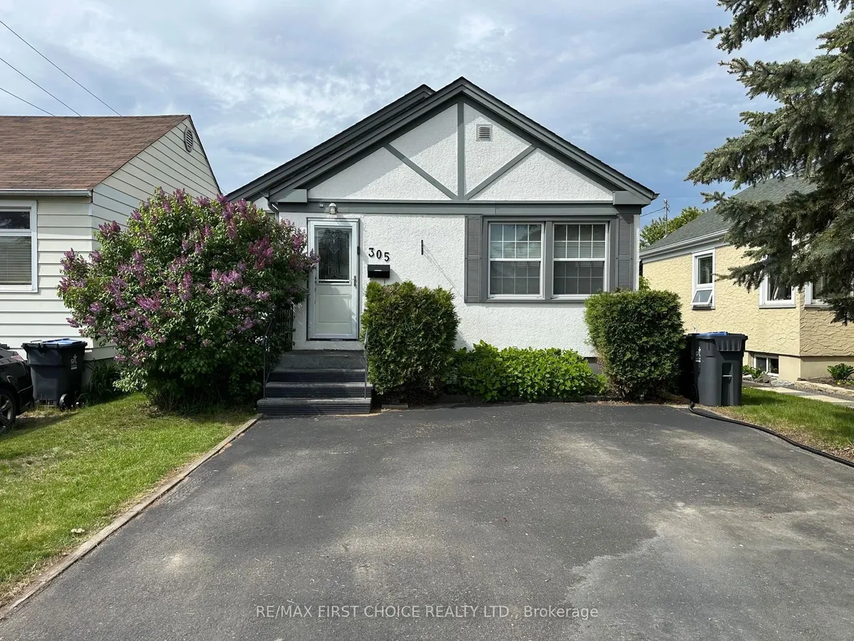 Detached in Thunder Bay