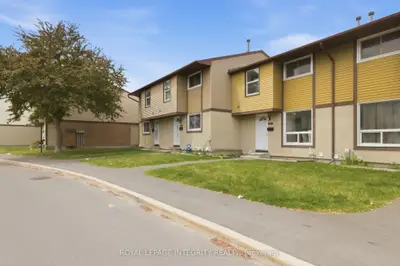 Condo Townhouse in Elmvale Acres and Area