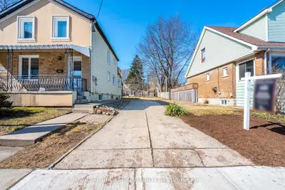 153 Strathcona Avenue N, Hamilton, On L8r 3c4