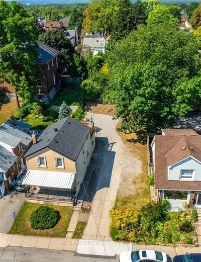 153 Strathcona Avenue N, Hamilton, On L8r 3c4