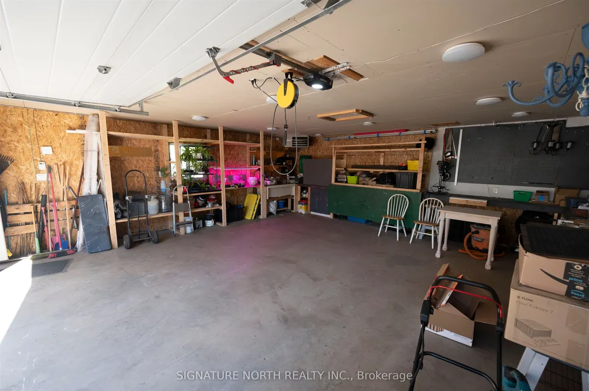 Detached in Thunder Bay