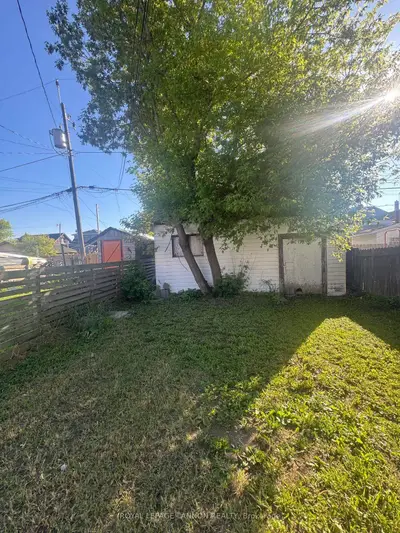 525 Mcintosh Street, Thunder Bay, On P7c 3a1