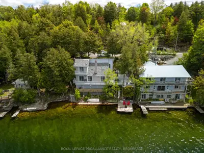 Detached in Frontenac