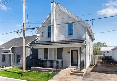 Detached in Mississippi Mills