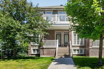 Condo Townhouse in Kanata