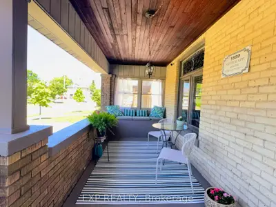 494 English Street, London East, On N5w 3t8