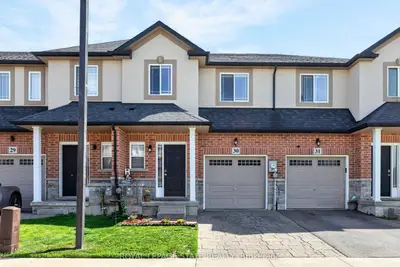 Att/Row/Townhouse in Hamilton