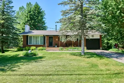 Detached in Russell