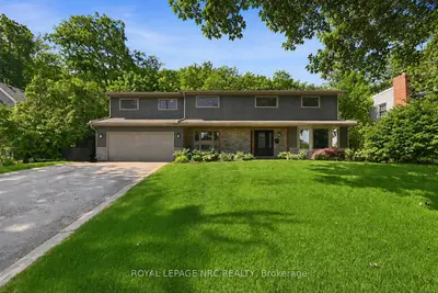 94 Dorchester Drive, Grimsby, On L3m 1a8