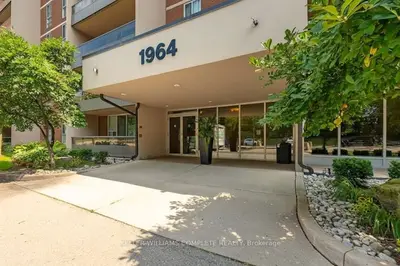 Condo Apartment in Hamilton